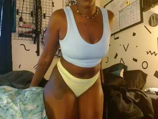 moebootyrayna